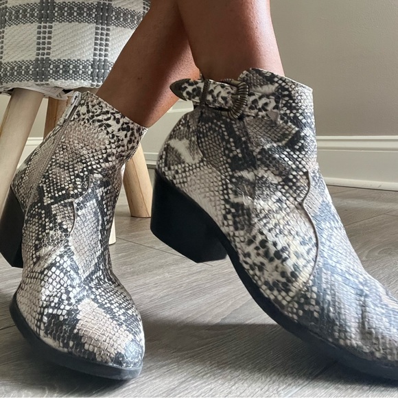 Snakeskin Booties - Picture 4 of 4